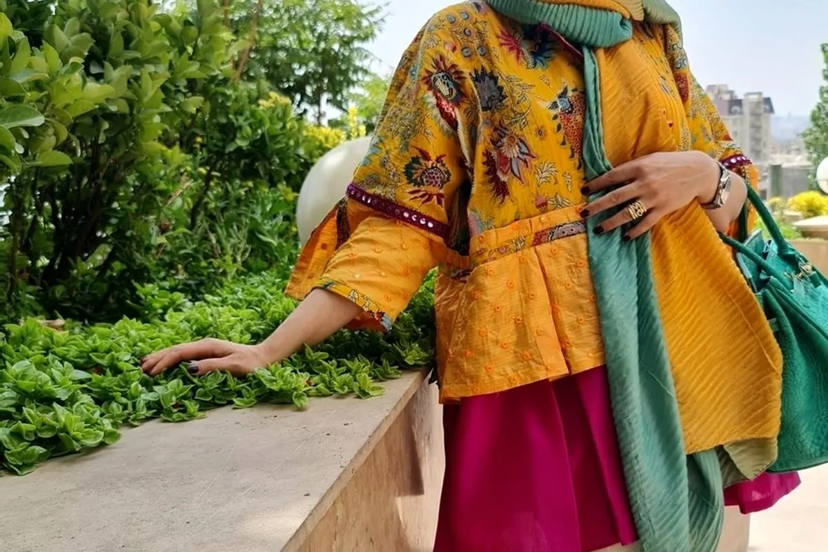 استایل کژوال سپیده خداوردی در بابلسر با شومیز رنگی و شلوار بگ ذغالی؛ تصویری متفاوت و جذاب در اینستاگرام
