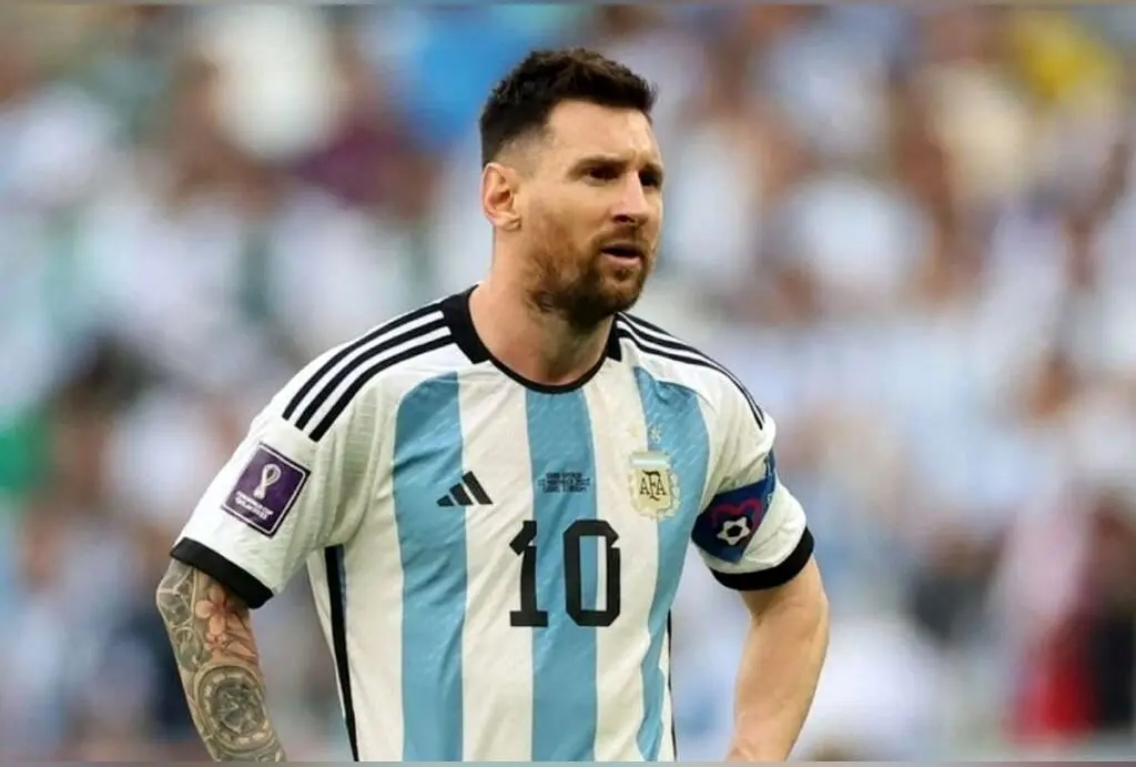 عکس و جزئیات عمارت لوکس و رویایی مسی روی آب‌های اقیانوس اطلس در میامی