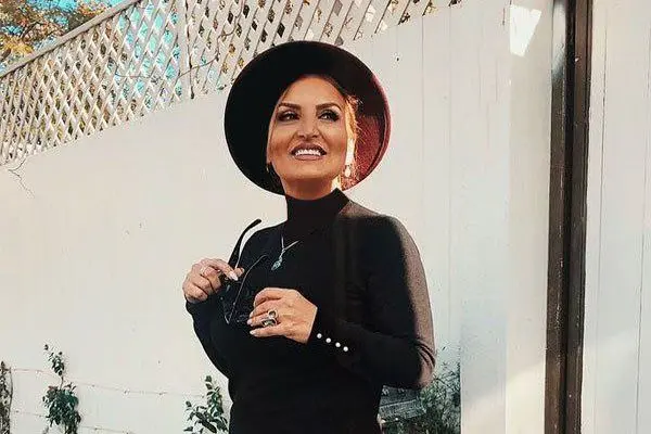 تصاویر جدید هنرمند هنگامه با پنجره‌های سبز ساختمان پلاک ۴؛ ترکیب جذاب سبک روستیک و مینیمال در فضای داخلی