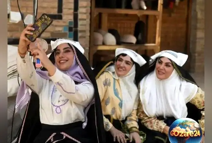 تلاش بی‌وقفه نرگس آبیار و تیم «بامداد خمار» در پشت صحنه لوکیشن عمارت بصیرالملک و دکان نجاری رحیم + فیلم و جزئیات ساخت سریال