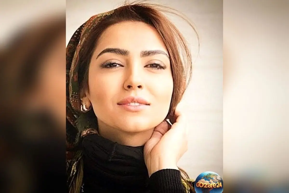 مونا کرمی با استایل سنتی و خنک در جدیدترین تصویر اینستاگرام خود؛ ژستی تماشایی و شیک