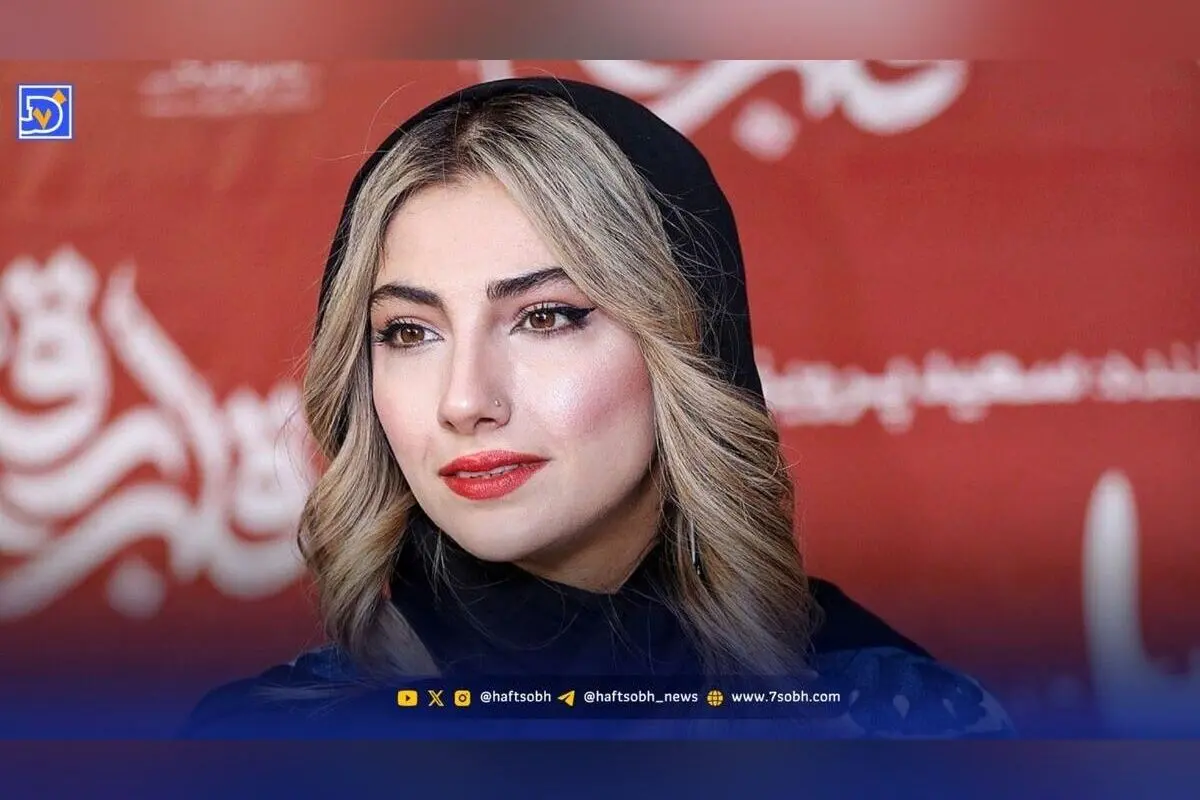 استایل خلاقانه محیا دهقانی در اکران فیلم سینما متروپل؛ ترکیبی هوشمندانه از رنگ‌های کلاسیک و ترند