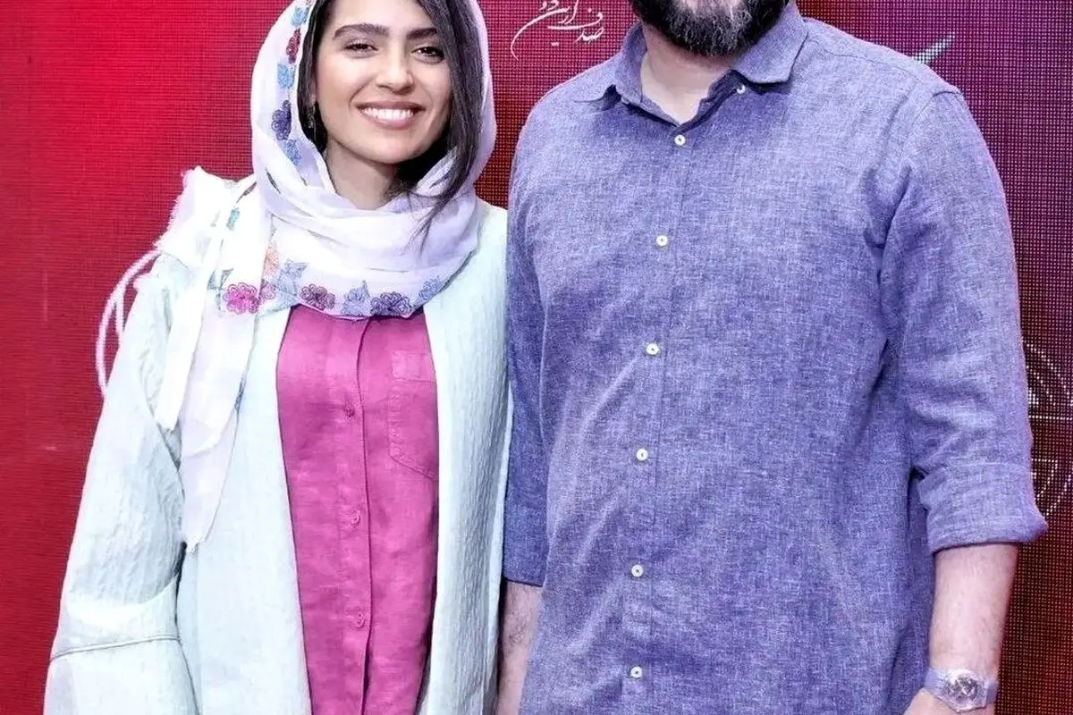 تصویر جدید مونا کرمی همسر سپند امیرسلیمانی در مانتو و مقنعه؛ عکس دوران دانشجویی یا مدرسه‌ای؟
