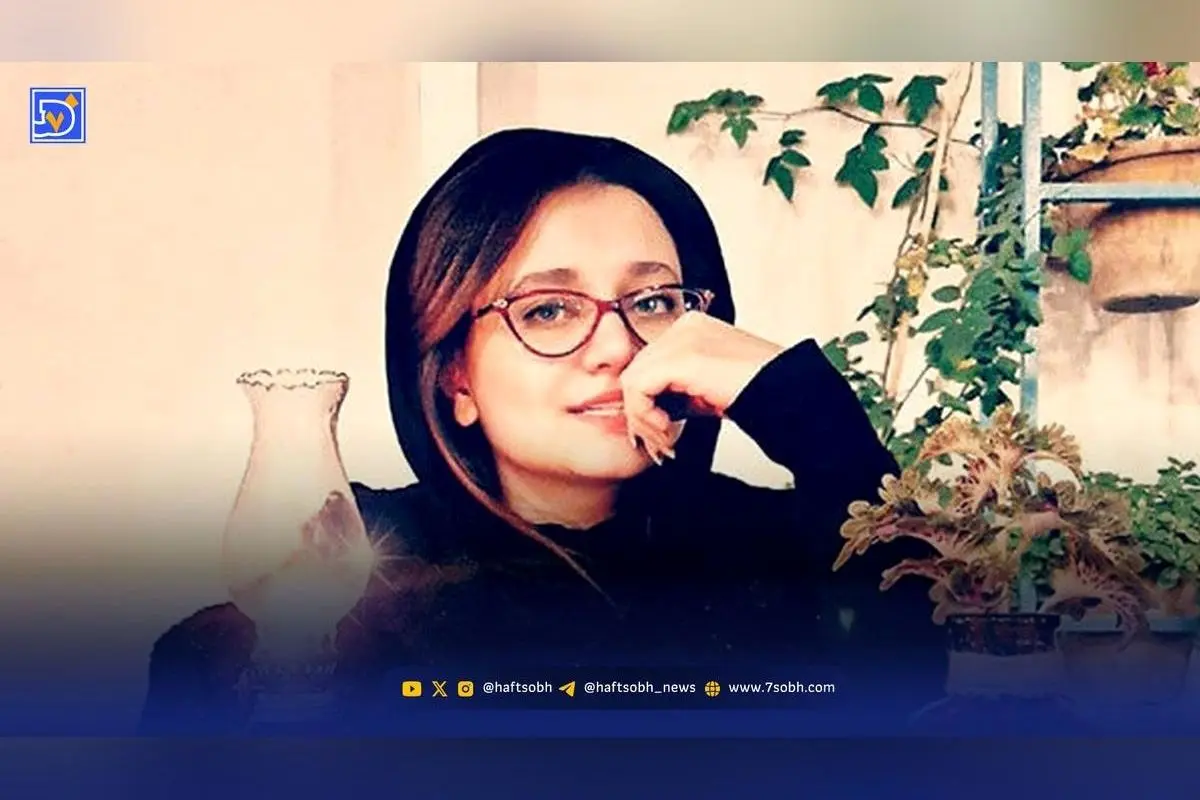 مهتاب جامی در نقش مومو با استایل پاییزی و دسته گل نرگس در خیابان ولیعصر/ تصاویر جذاب از بازیگر «بچه مهندس ۲»