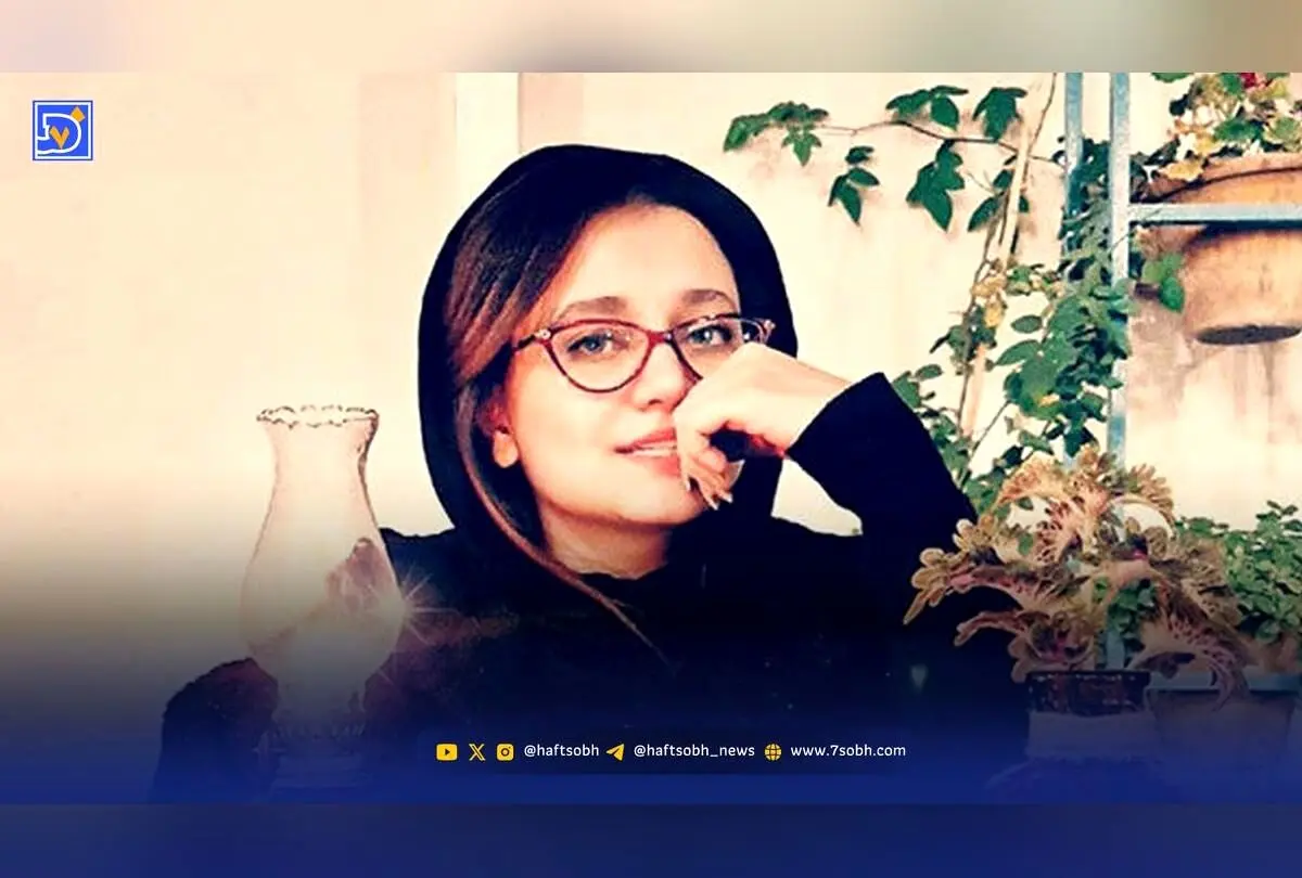 مهتاب جامی در نقش مومو با استایل پاییزی و دسته گل نرگس در خیابان ولیعصر/ تصاویر جذاب از بازیگر «بچه مهندس ۲»