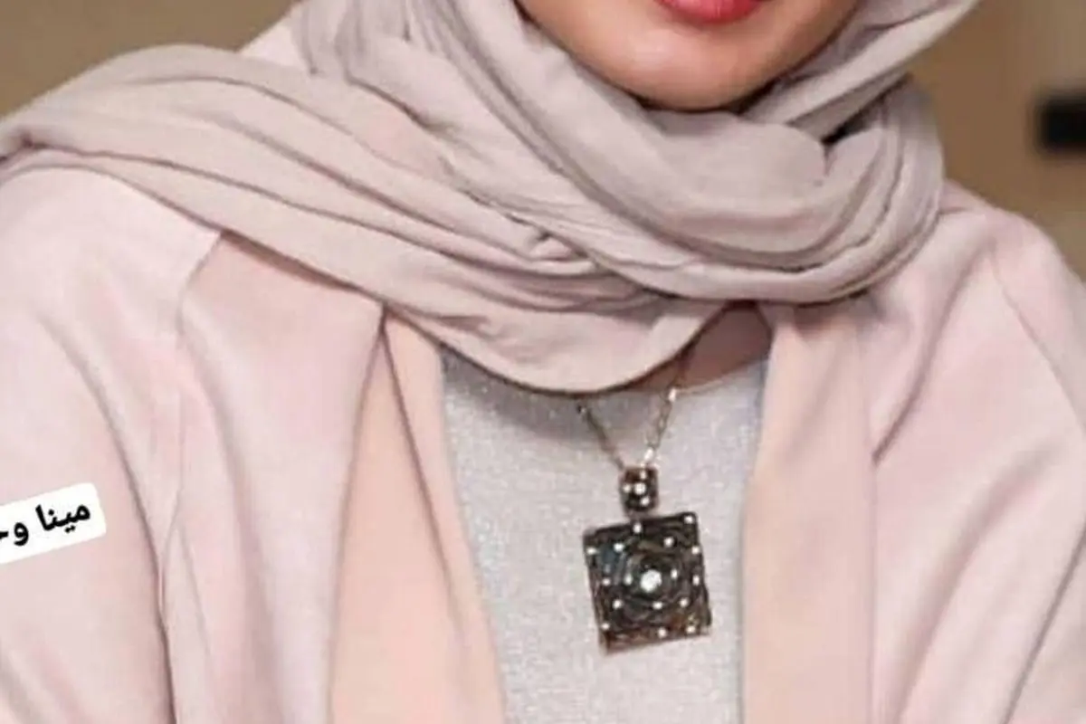 عکس جدید مینا وحید در اتاق گریم با قاب گوشی زیبا و استایل خاص