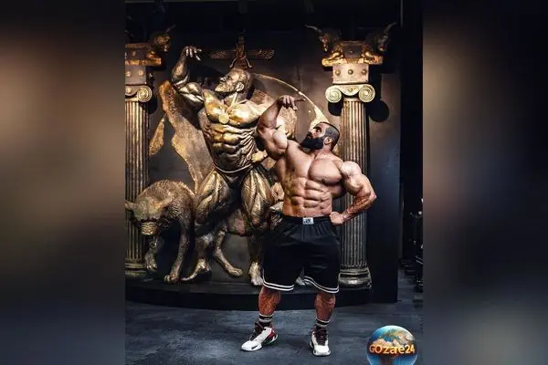 تصویر جذاب از گردنبند و دستبند طلای هادی چوپان نایب قهرمان مستر المپیا با سنگین‌ترین و درخشان‌ترین جواهرات