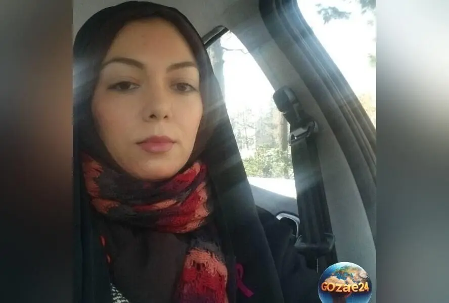 آزاده نامداری مجری پرانرژی ایرانی با ماشین 206 معمولی در کنار تصویر دیدنی و یادبودی گرامی