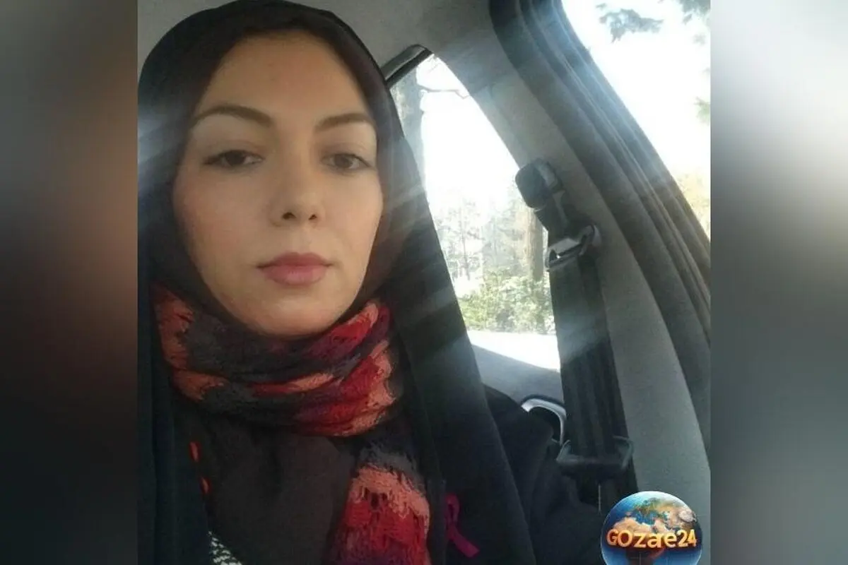آزاده نامداری مجری پرانرژی ایرانی با ماشین 206 معمولی در کنار تصویر دیدنی و یادبودی گرامی