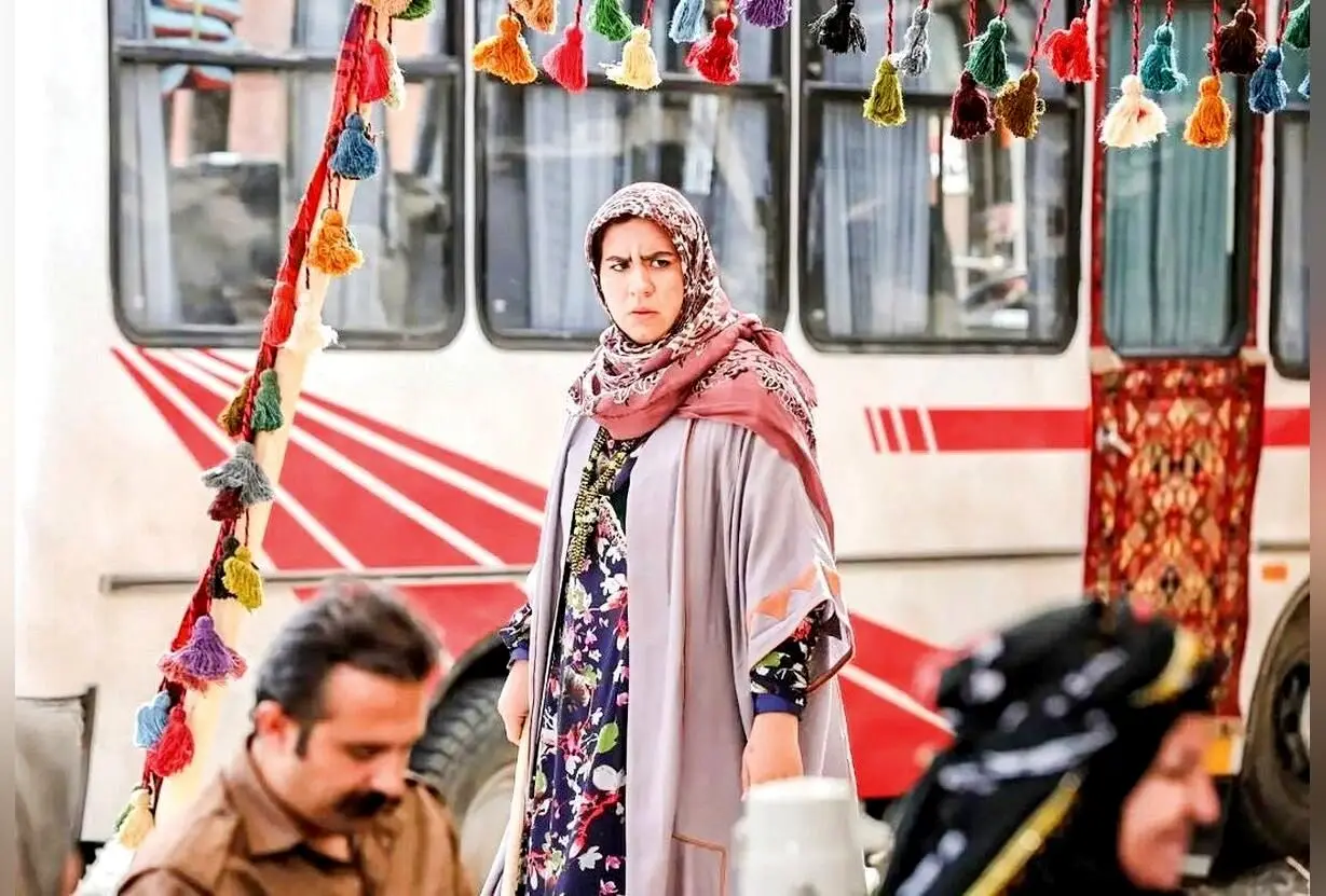 تصویر نادر و خاطره‌انگیز از بازیگران سریال نون خ در برنامه تلویزیونی سال 98 | کژال، بهنوش، شیرین و مرجان در روزهای درخشش فصل اول