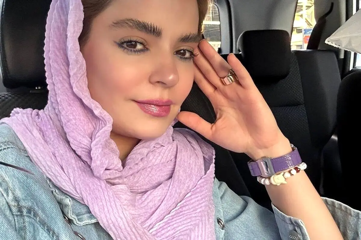 سپیده خداوردی در کنار دریا با تیپ قرمز ساحلی شیک و زیبا در جدیدترین تصاویر اینستاگرام