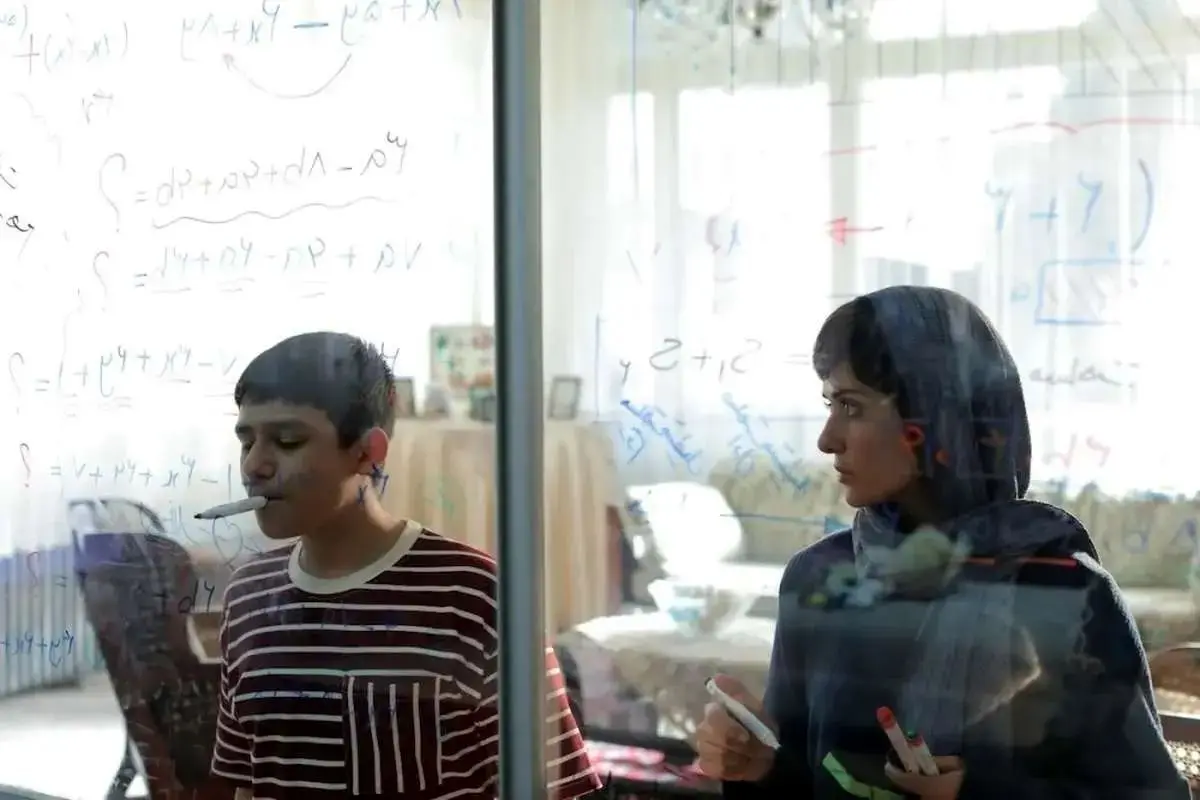 فیلم «زن و بچه» سعید روستایی؛ داستانی پرتنش درباره چالشهای زندگی زنی شکستخورده و بازیهای پیچیده شخصیتها