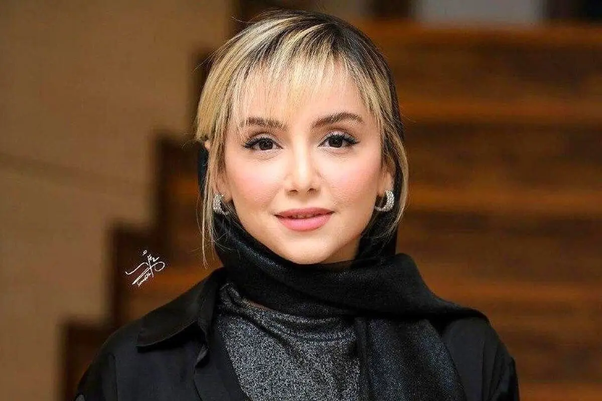 نازنین بیاتی با جلیقه رنگی و استایل متفاوت، در مراسم فرهنگی توجه‌ها را جلب کرد!