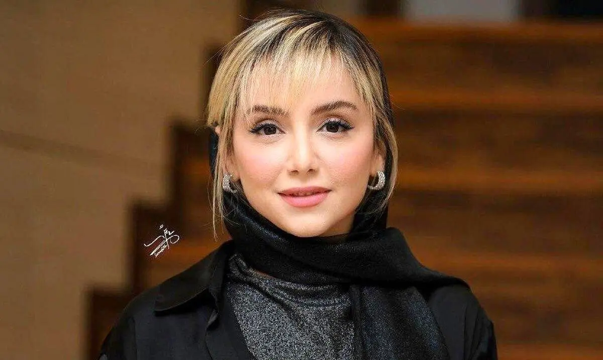 نازنین بیاتی با جلیقه رنگی و استایل متفاوت، در مراسم فرهنگی توجه‌ها را جلب کرد!