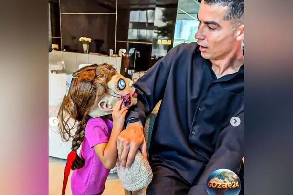 نگاهی جذاب به خانه رونالدو در شب هالووین؛ لباس‌ها و گریم‌های ترسناک خانواده ستاره پرتغالی را ببینید!