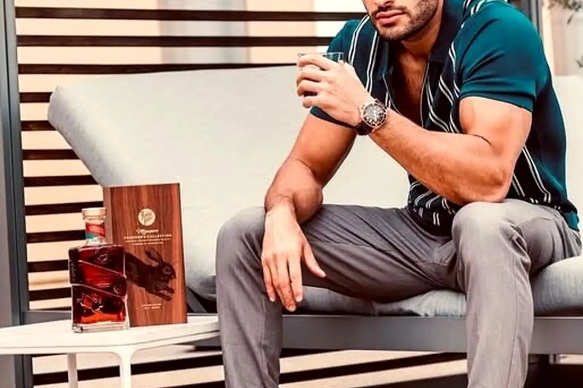 عکس دیدنی مادر سام اصغری در لحظه آماده‌سازی پسرش برای عروسی با بریتنی اسپیرز؛ بعد طلاق چه بر سر سام آمد؟ این چه حال و روزی است؟!