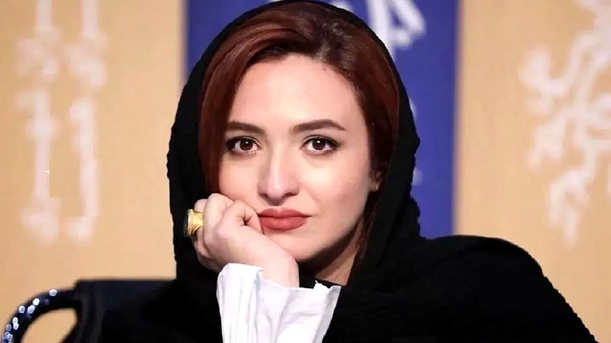 عکس خانوادگی مهراوه شریفی‌نیا با پدر و مادر در جشنواره و حضور گلاره عباسی در مراسم