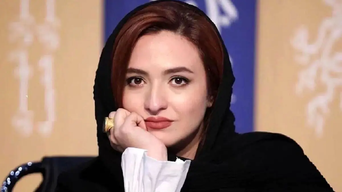 عکس خانوادگی مهراوه شریفی‌نیا با پدر و مادر در جشنواره و حضور گلاره عباسی در مراسم