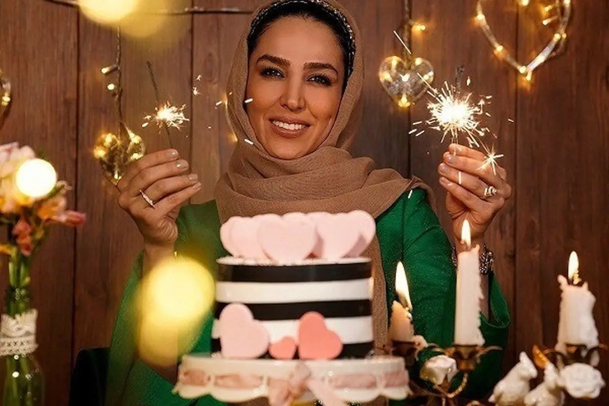 سوگل طهماسبی، خوش‌سلیقه‌ترین خانم بازیگر با کیک‌های مراسم‌ها: از کیک پاییزی تولد همسر تا سالگرد با طراحی مینیمال + تصاویر