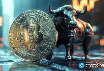 قیمت بیت‌کوین به نزدیکی رکورد تاریخی ۱۲۵ هزار دلار رسید؛ تحلیل روند صعودی و تاثیرات بازار سهام و شاخص ترس و طمع