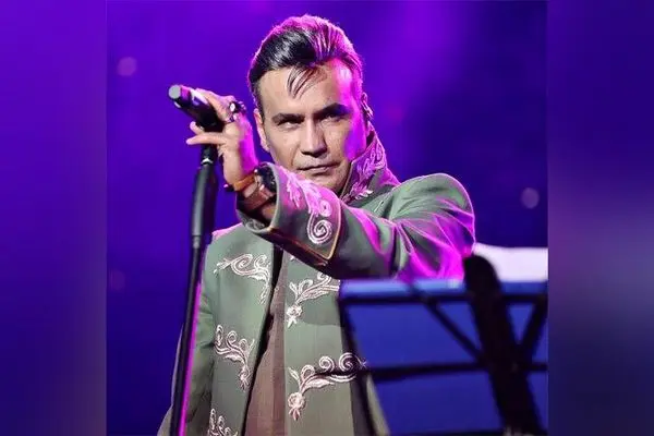 تصاویر و واکنش‌ها به دکوراسیون عجیب خانه شهرام شکوهی؛ لوکس‌گرایی قدیمی و جنجال فضای مجازی