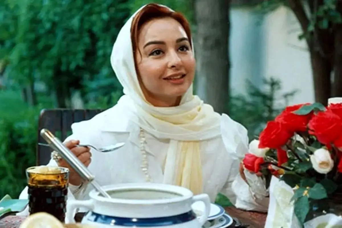 تصویر نادر از ماهایا پطروسیان در کودکی کنار پدر در دهه ۵۰؛ سفر در زمان به گذشتههای دور