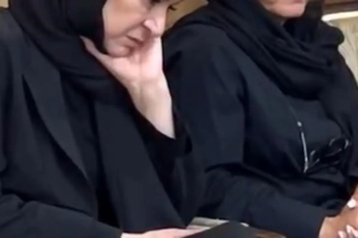 حضور هنرمندان در مراسم ختم مادر ریما رامینفر با حضور فریبا نادری، آتیه جاوید و شیوا مکینیان در مسجد الزهرا تهران