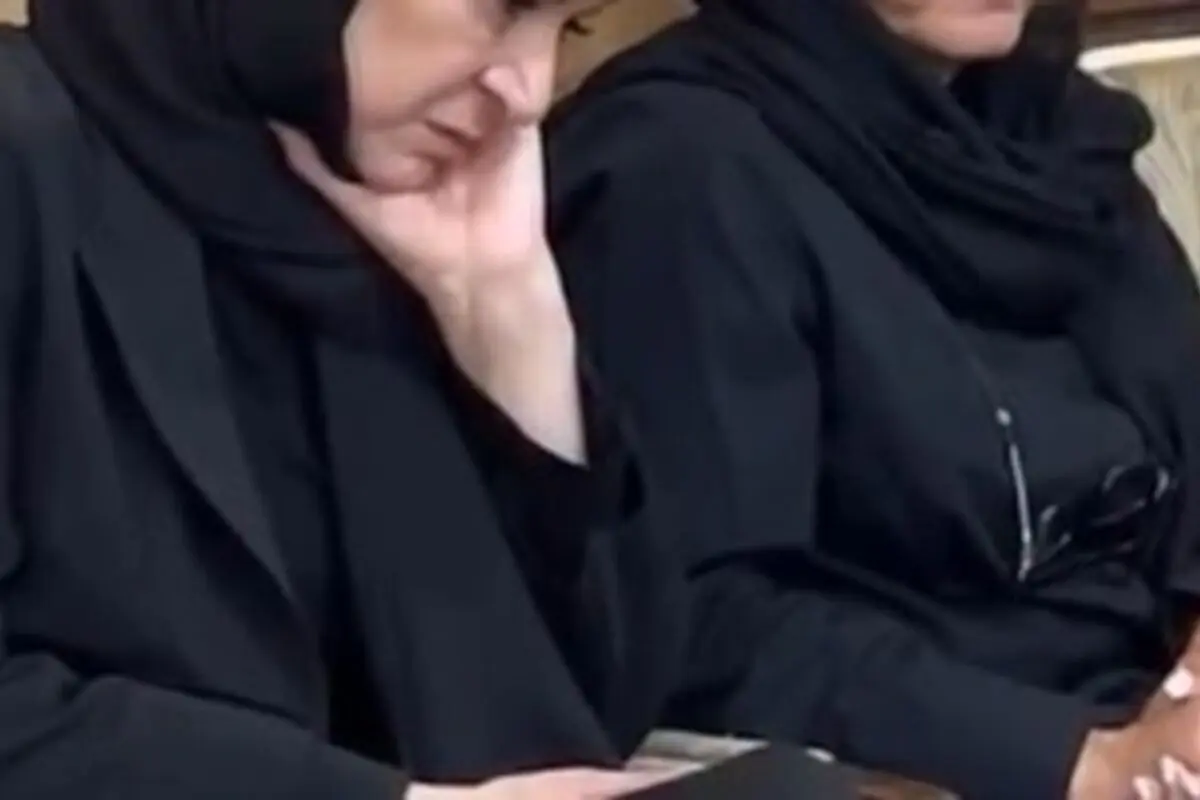 حضور هنرمندان در مراسم ختم مادر ریما رامین‌فر با حضور فریبا نادری، آتیه جاوید و شیوا مکینیان در مسجد الزهرا تهران