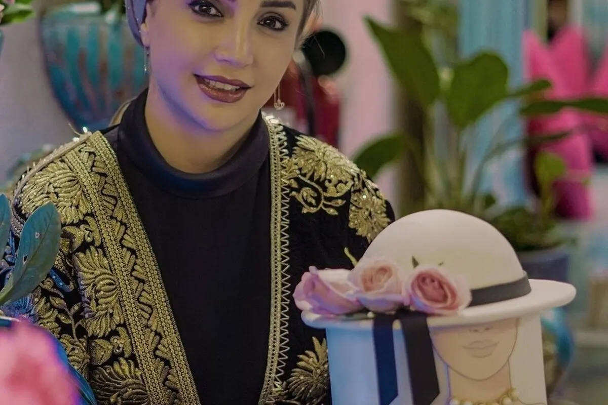شبنم قلی خانی با ژست خاص و گنگ در اینستاگرام، میکاپ شیک و جواهرات لوکس خود را نمایش داد