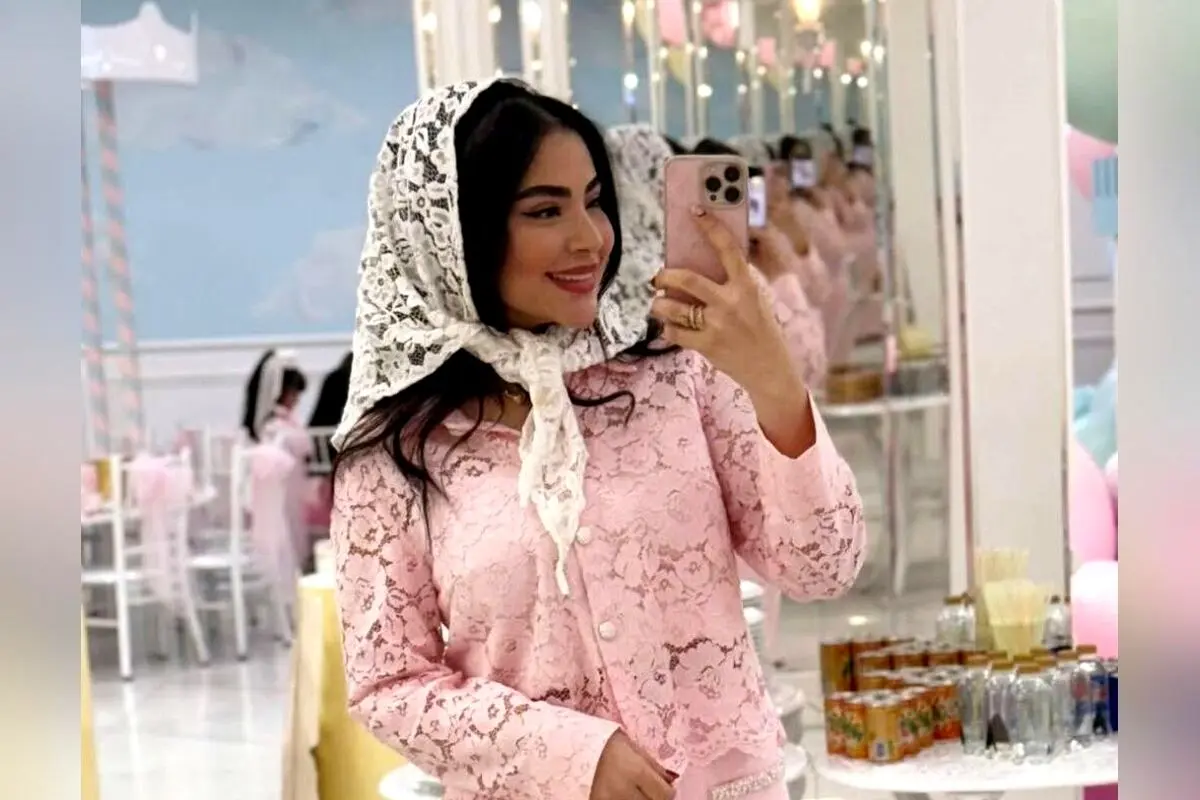 چیدمان پاستیلی و شیک جشن تولد دختر صبا مرشدی | دکوراسیون آرام و رمانتیک با رنگ‌های ملایم