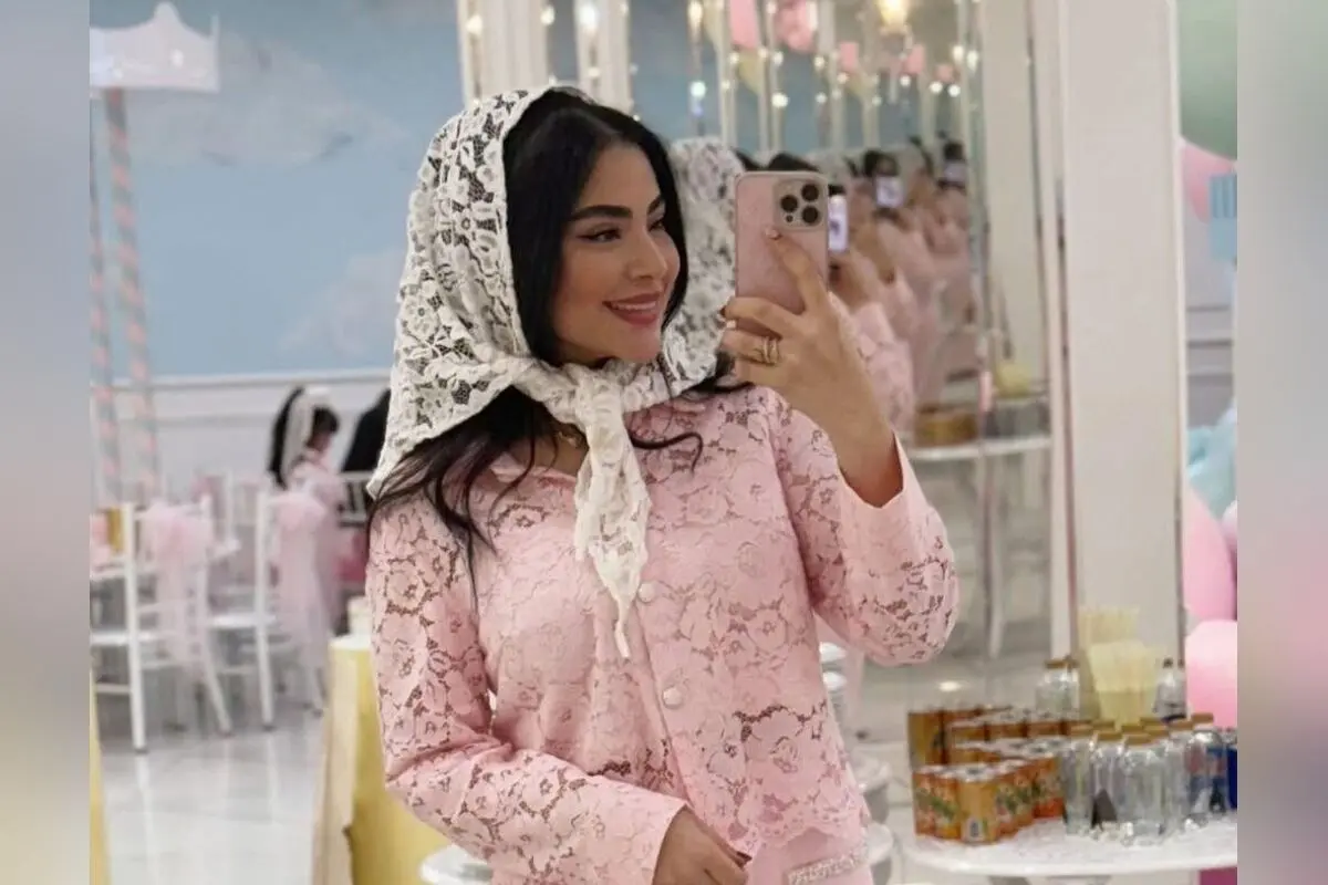 چیدمان پاستیلی و شیک جشن تولد دختر صبا مرشدی | دکوراسیون آرام و رمانتیک با رنگ‌های ملایم