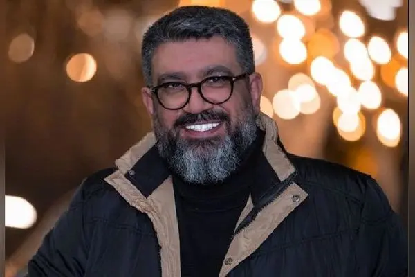 پتوی سبز گلبافت و فرش دستباف؛ نماد خاطرات نوستالژیک و هویت فرهنگی ایرانی در عکس‌های قدیمی رضا رشیدپور