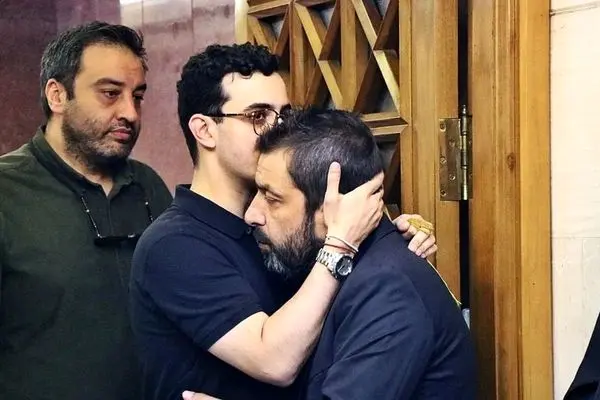 حضور پررنگ هنرمندان در مراسم ختم پدر عباس جمشیدی‌فر + تصاویری از همدردی چهره‌های سرشناس