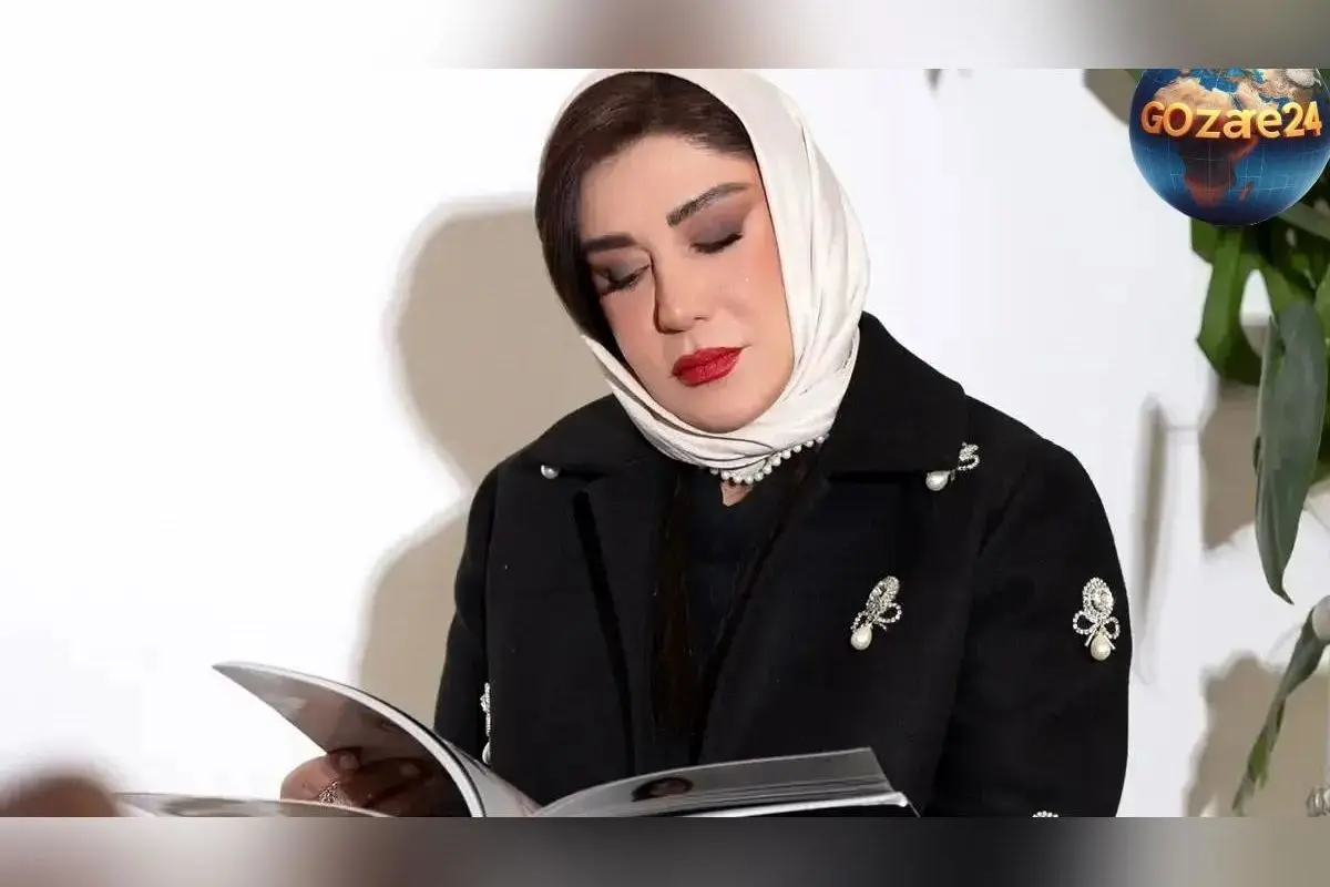 نسیم ادبی با استایل مجلل و کلاسیک در جدیدترین فوتوشوت، درخشش مرواریدها بر پالتوی مشکی