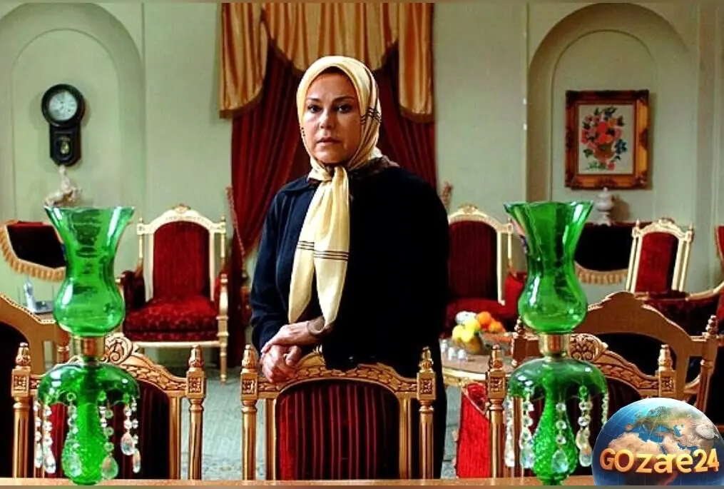 تصاویر خانه مهرانه مهین‌ترابی با دکوراسیون اصیل و منحصربه‌فرد؛ از کتابخانه و سیستم صوتی تا مجسمه‌های دکوری