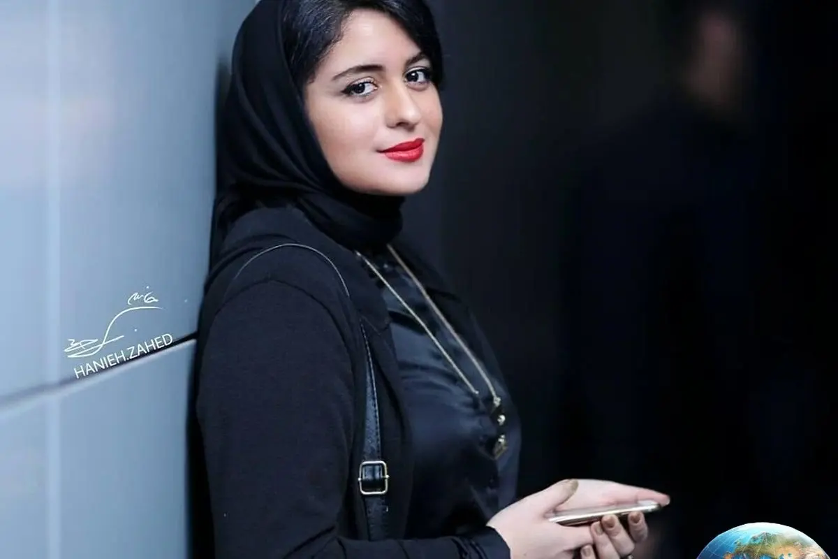 استایل منحصربفرد فاطیما بهارمست در عکاسی بهاری با عینک کلاسیک و طبیعت زیبا