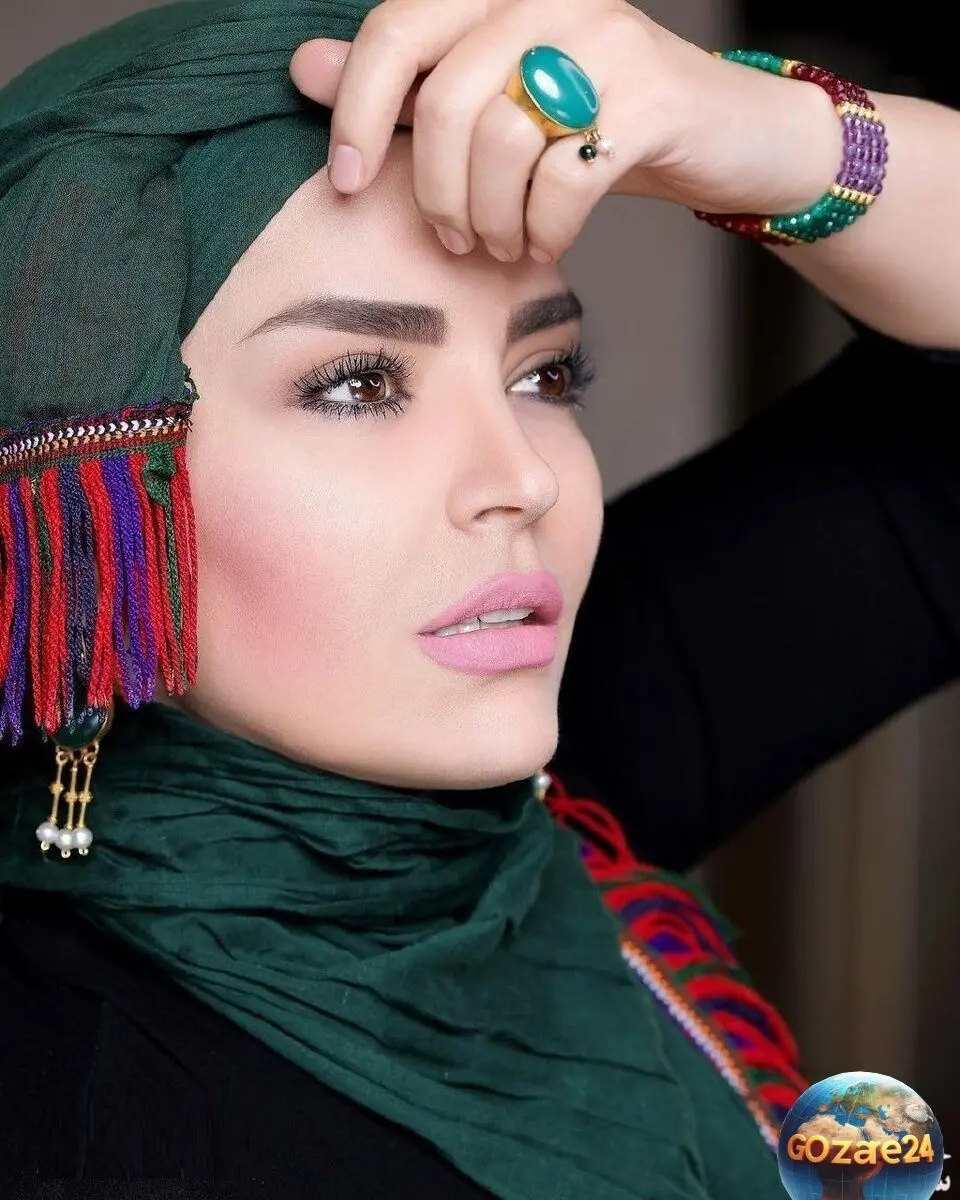 سپیده خداوردی در استایل جذاب با سارافون مشکی و کت جین کوتاه در صفحه اینستاگرامش!