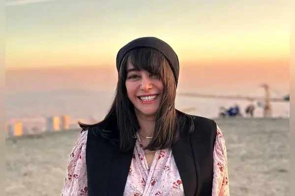 کافه لوکس سبز پولداری با دکور کلاسیک و دورهمی صمیمی الناز حبیبی و رفقا