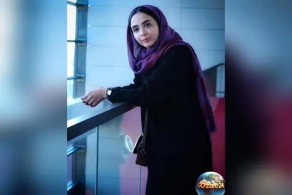 المیرا دهقانی بازیگر بامداد خمار در کافه لاکچری با ژست هنری جدید در استوری اینستاگرام