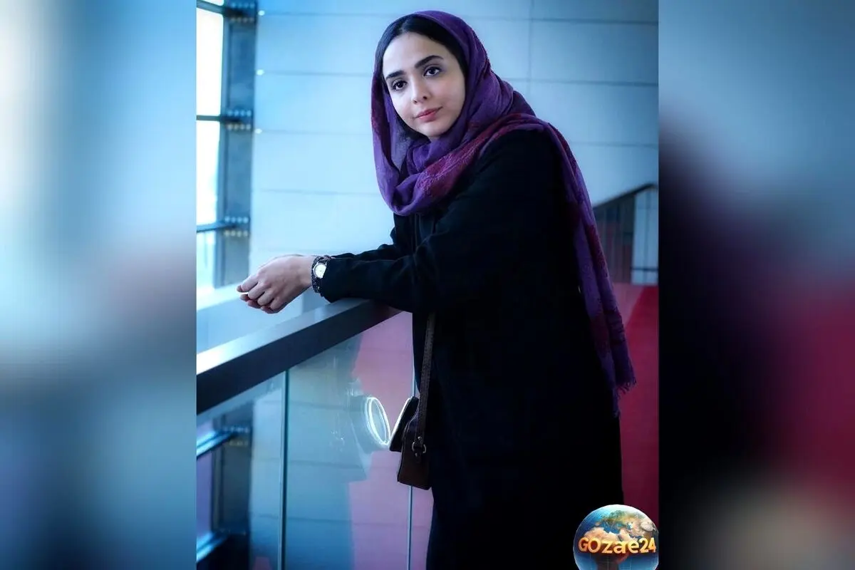 المیرا دهقانی بازیگر بامداد خمار در کافه لاکچری با ژست هنری جدید در استوری اینستاگرام