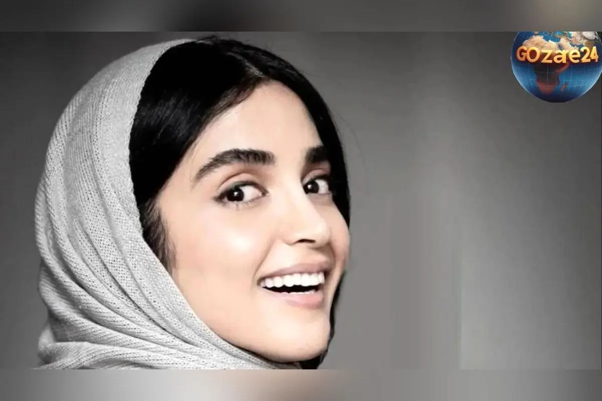 عکس دو نفره الهه حصاری و هوتن شکیبا در پشت صحنه فیلم جدید «هفتادسی» با گوشی صورتی | همکاری با کارگردانی بهرام افشاری و تیم مهربان