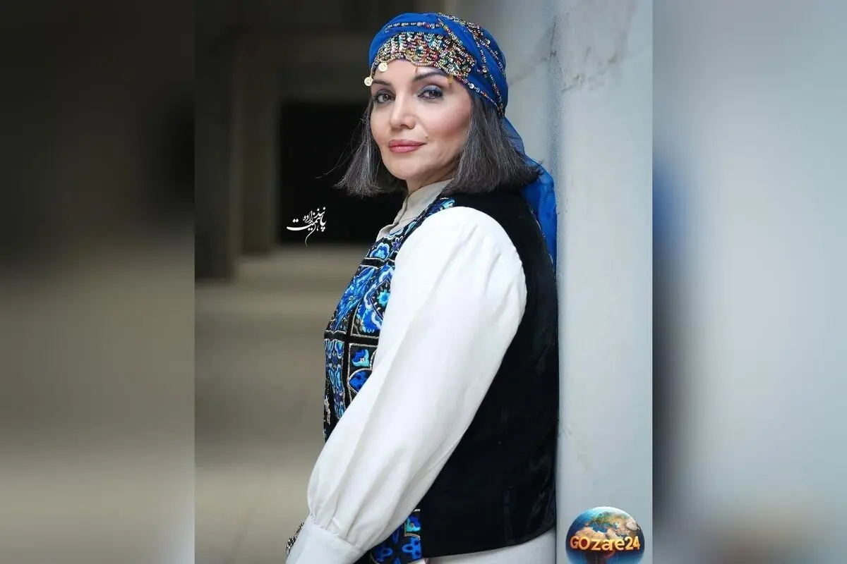 الهام پاوه نژاد با گل در کنار هنرمند مردمی معروف؛ تصویری جدید در اینستاگرام