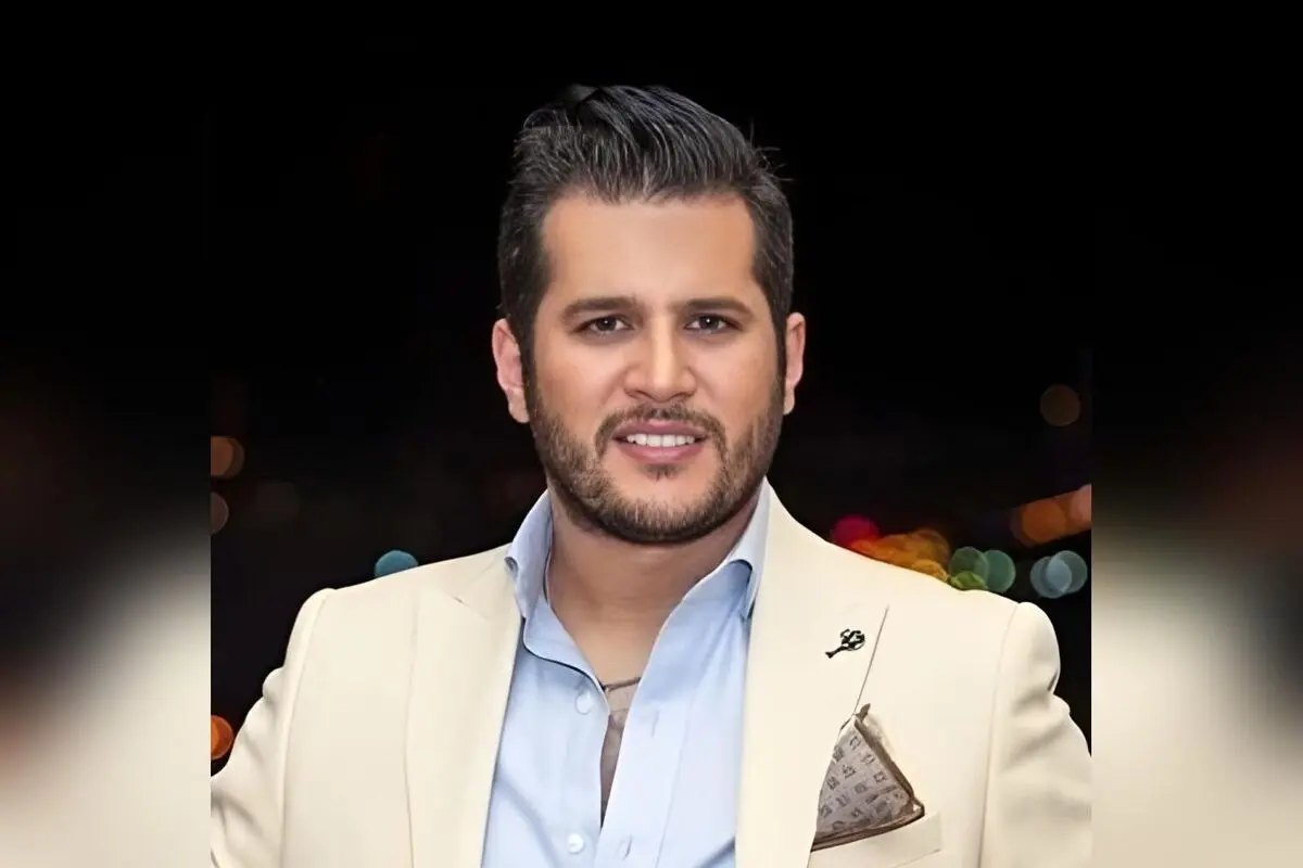 چیدمان میز پذیرایی منزل سیاوش خیرابی؛ کراش چند سال قبل و تصویری خانوادگی جدید