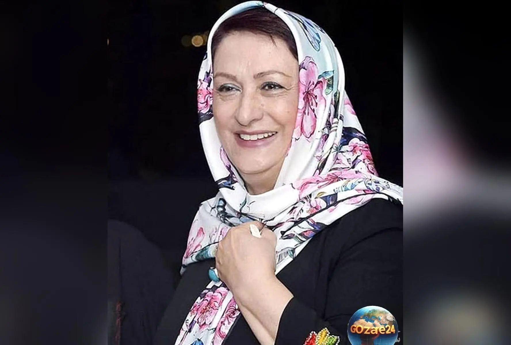 تصویر دیدنی مریم امیرجلالی و خانواده‌اش در کانادا؛ مادر و دختر کپی همدیگر در کافه‌ای دنج