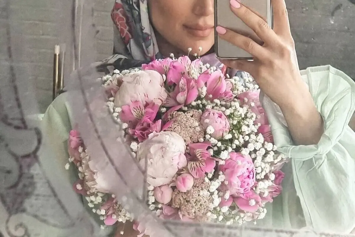 طراحی منحصربفرد میز عسلی مینا مختاری با استایل مدیترانه‌ای در خانه رویایی‌اش + عکس