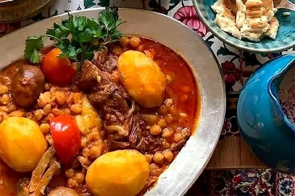 تعبیر خواب آبگوشت: از نگاه سنتی تا روان‌شناسی مدرن در ۷ روایت