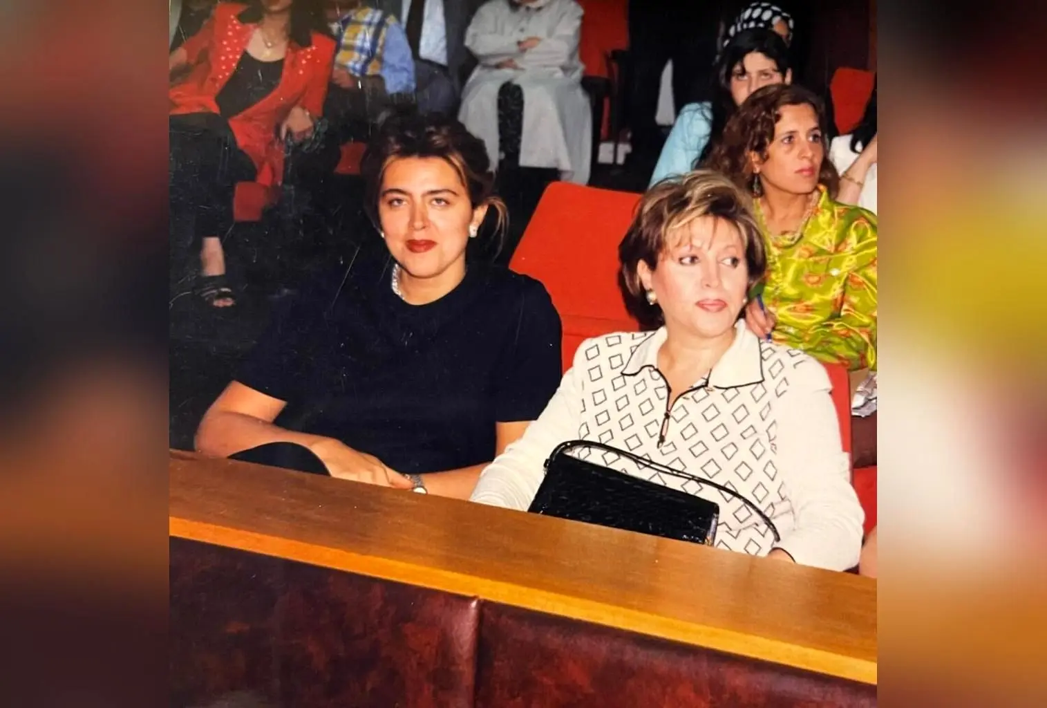 شومینه مدرن و لوکس خانه مهستی؛ خاطرات شیرین سحر و طراحی خاص با آجرهای شطرنجی