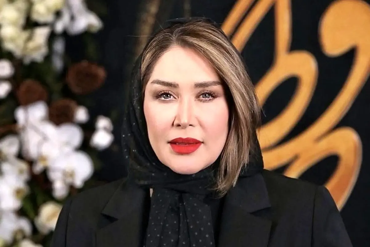 شوآف جذاب سارا منجزی پور با انگشتر سفارشی و ماشین لوکس در اینستاگرام!