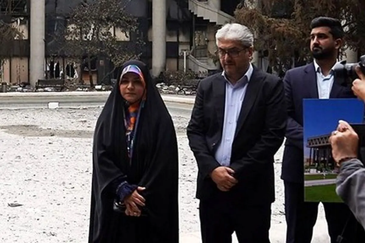 سلفی صمیمی سحر امامی مجری صدا و سیما با سفیر خارجی در دیدار بازدید از سازمان صداوسیما