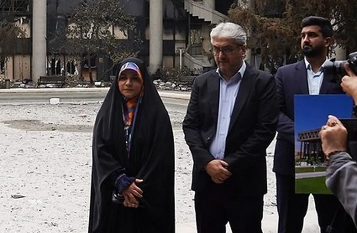 سلفی صمیمی سحر امامی مجری صدا و سیما با سفیر خارجی در دیدار بازدید از سازمان صداوسیما